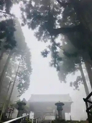 久遠寺の山門・神門