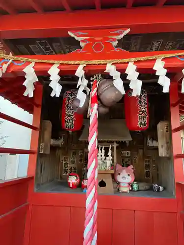 一本杉稲荷神社の本殿