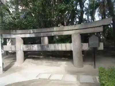 玉造稲荷神社の鳥居