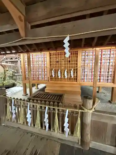 諏訪大社の{uncategorized: "未分類", other: "その他", undefined: "問題あり", building: "その他建物", grave: "お墓", sacred_gate: "鳥居", guardian: "狛犬", statue: "像", buddha: "仏像", history: "歴史", nature: "自然", garden: "庭園", animal: "動物", pagoda: "塔", temizu: "手水舎", mountain_gate: "山門・神門", sanctuary: "本殿・本堂", subordinate: "末社・摂社", art: "芸術", scenery: "景色", jizo: "地蔵", ema: "絵馬", goshuin: "御朱印", omikuji: "おみくじ", items: "授与品その他", amulet: "お守り", goshuincho: "御朱印帳", eats: "食事", festival: "お祭り", votive_dance: "神楽", shichigosan: "七五三参", wedding: "結婚式", experience: "体験その他", initially: "初詣", around: "周辺", anti_infection: "感染症対策"}