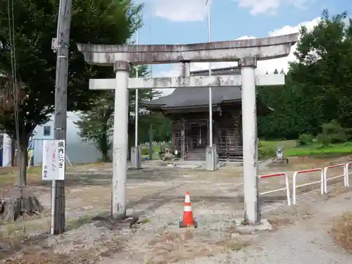 穴地十二大明神の鳥居