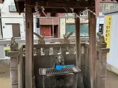 千種稲荷神社の{uncategorized: "未分類", other: "その他", undefined: "問題あり", building: "その他建物", grave: "お墓", sacred_gate: "鳥居", guardian: "狛犬", statue: "像", buddha: "仏像", history: "歴史", nature: "自然", garden: "庭園", animal: "動物", pagoda: "塔", temizu: "手水舎", mountain_gate: "山門・神門", sanctuary: "本殿・本堂", subordinate: "末社・摂社", art: "芸術", scenery: "景色", jizo: "地蔵", ema: "絵馬", goshuin: "御朱印", omikuji: "おみくじ", items: "授与品その他", amulet: "お守り", goshuincho: "御朱印帳", eats: "食事", festival: "お祭り", votive_dance: "神楽", shichigosan: "七五三参", wedding: "結婚式", experience: "体験その他", initially: "初詣", around: "周辺", anti_infection: "感染症対策"}