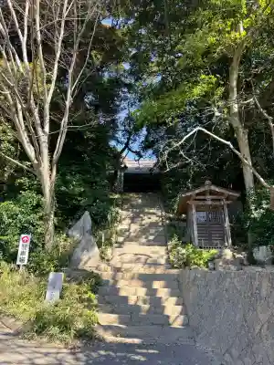 清滝寺の{uncategorized: "未分類", other: "その他", undefined: "問題あり", building: "その他建物", grave: "お墓", sacred_gate: "鳥居", guardian: "狛犬", statue: "像", buddha: "仏像", history: "歴史", nature: "自然", garden: "庭園", animal: "動物", pagoda: "塔", temizu: "手水舎", mountain_gate: "山門・神門", sanctuary: "本殿・本堂", subordinate: "末社・摂社", art: "芸術", scenery: "景色", jizo: "地蔵", ema: "絵馬", goshuin: "御朱印", omikuji: "おみくじ", items: "授与品その他", amulet: "お守り", goshuincho: "御朱印帳", eats: "食事", festival: "お祭り", votive_dance: "神楽", shichigosan: "七五三参", wedding: "結婚式", experience: "体験その他", initially: "初詣", around: "周辺", anti_infection: "感染症対策"}
