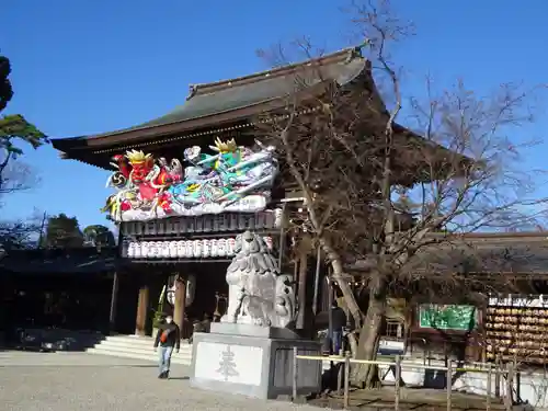 寒川神社の山門・神門
