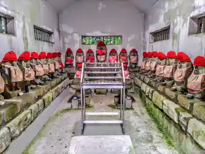 奥之院（岩屋寺）の地蔵