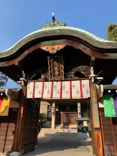 西宮成田山円満寺（圓満寺）の山門・神門