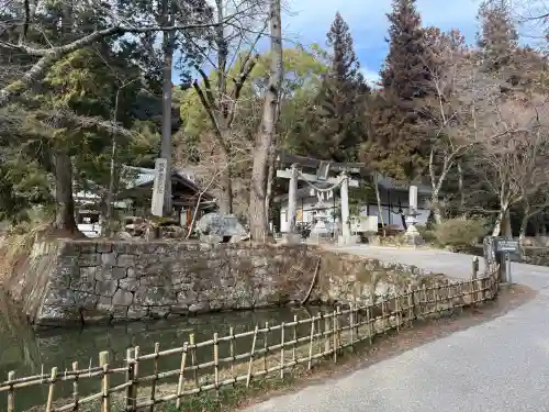 八幡神社松平東照宮の{uncategorized: "未分類", other: "その他", undefined: "問題あり", building: "その他建物", grave: "お墓", sacred_gate: "鳥居", guardian: "狛犬", statue: "像", buddha: "仏像", history: "歴史", nature: "自然", garden: "庭園", animal: "動物", pagoda: "塔", temizu: "手水舎", mountain_gate: "山門・神門", sanctuary: "本殿・本堂", subordinate: "末社・摂社", art: "芸術", scenery: "景色", jizo: "地蔵", ema: "絵馬", goshuin: "御朱印", omikuji: "おみくじ", items: "授与品その他", amulet: "お守り", goshuincho: "御朱印帳", eats: "食事", festival: "お祭り", votive_dance: "神楽", shichigosan: "七五三参", wedding: "結婚式", experience: "体験その他", initially: "初詣", around: "周辺", anti_infection: "感染症対策"}