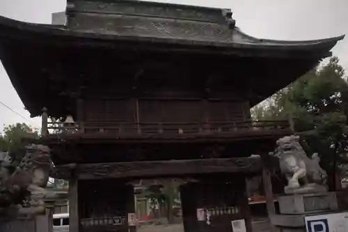 穴切大神社の山門・神門