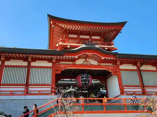 門戸厄神東光寺の山門