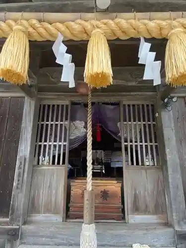 年毛神社の本殿・本堂