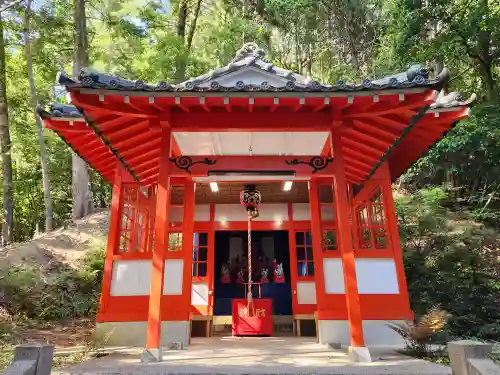 安志加茂神社の末社