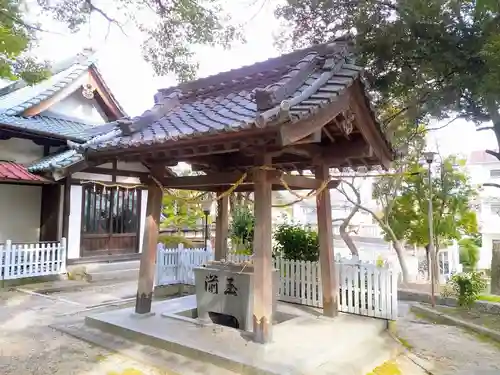 七所神社の手水舎