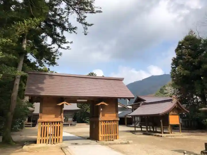 須佐神社の山門・神門