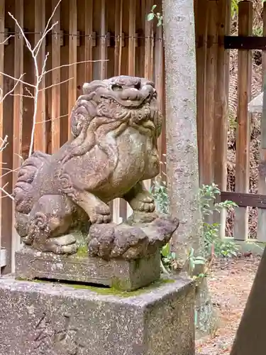 蝉丸神社の狛犬