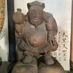 普門寺(切り絵御朱印発祥の寺)の像(2022年10月26日(水) 21時44分17秒投稿)