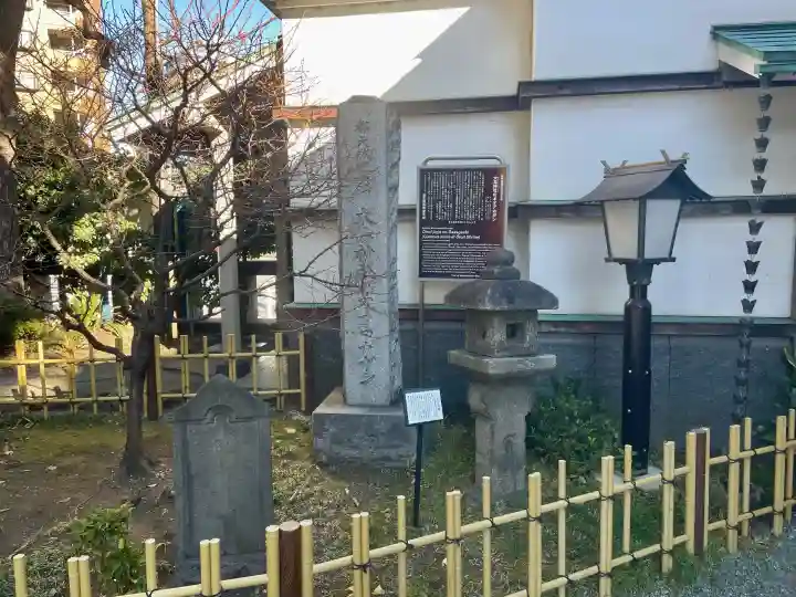 大鳥神社の{uncategorized: "未分類", other: "その他", undefined: "問題あり", building: "その他建物", grave: "お墓", sacred_gate: "鳥居", guardian: "狛犬", statue: "像", buddha: "仏像", history: "歴史", nature: "自然", garden: "庭園", animal: "動物", pagoda: "塔", temizu: "手水舎", mountain_gate: "山門・神門", sanctuary: "本殿・本堂", subordinate: "末社・摂社", art: "芸術", scenery: "景色", jizo: "地蔵", ema: "絵馬", goshuin: "御朱印", omikuji: "おみくじ", items: "授与品その他", amulet: "お守り", goshuincho: "御朱印帳", eats: "食事", festival: "お祭り", votive_dance: "神楽", shichigosan: "七五三参", wedding: "結婚式", experience: "体験その他", initially: "初詣", around: "周辺", anti_infection: "感染症対策"}