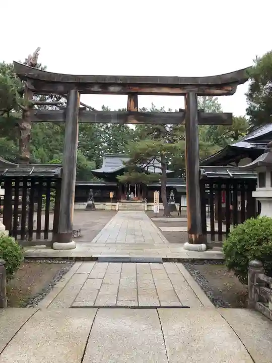 上杉神社の鳥居