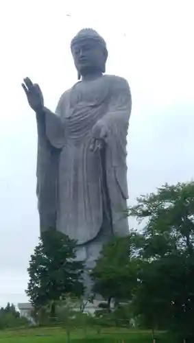 東本願寺本廟 牛久浄苑（牛久大仏）の仏像