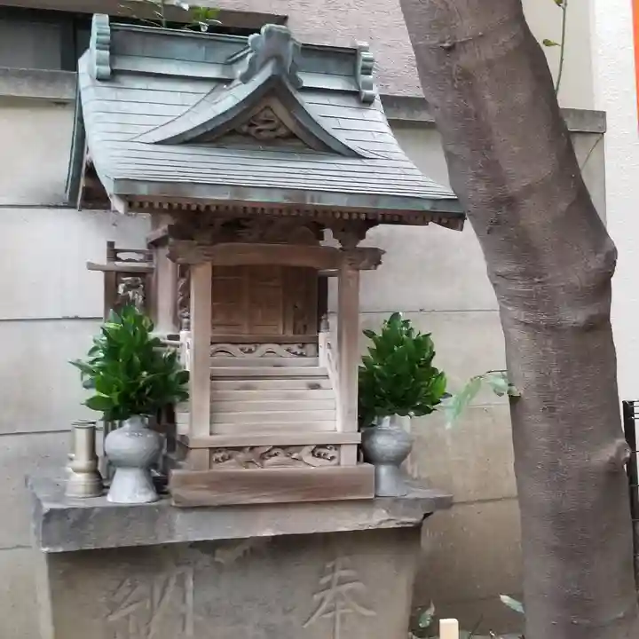 銀杏岡八幡神社の末社・摂社
