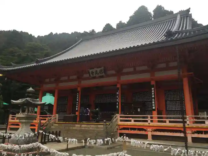 勝尾寺の本殿・本堂