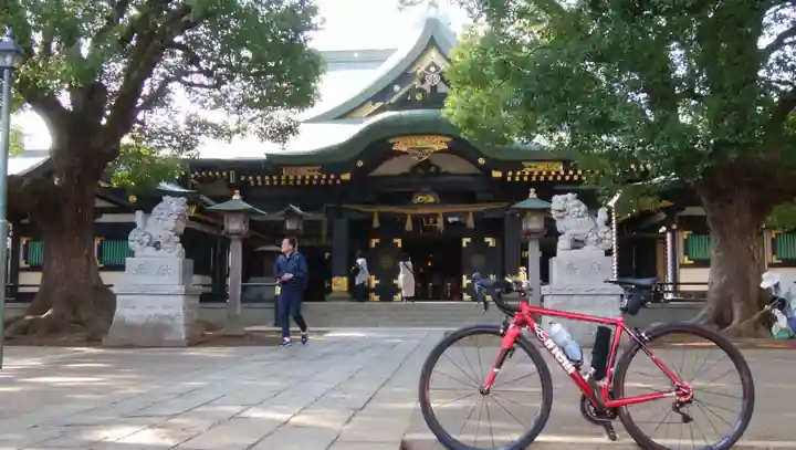 穴八幡宮の本殿・本堂