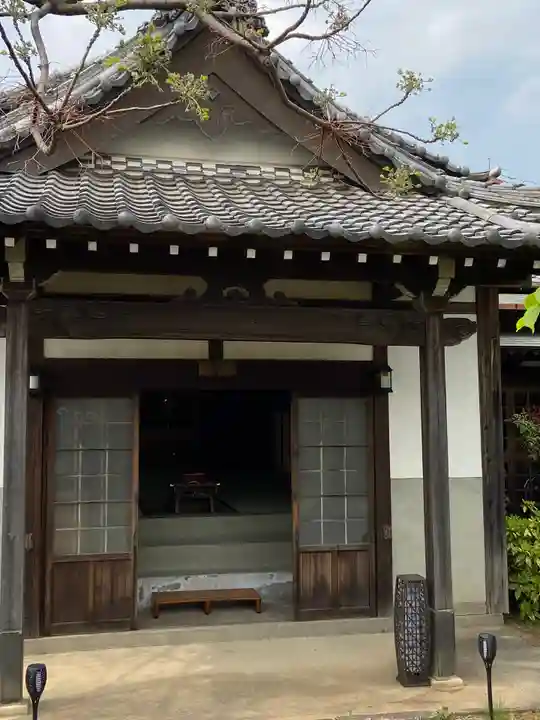 一条山宝蓮寺の本殿・本堂