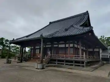 雲龍山 本證寺の{uncategorized: "未分類", other: "その他", undefined: "問題あり", building: "その他建物", grave: "お墓", sacred_gate: "鳥居", guardian: "狛犬", statue: "像", buddha: "仏像", history: "歴史", nature: "自然", garden: "庭園", animal: "動物", pagoda: "塔", temizu: "手水舎", mountain_gate: "山門・神門", sanctuary: "本殿・本堂", subordinate: "末社・摂社", art: "芸術", scenery: "景色", jizo: "地蔵", ema: "絵馬", goshuin: "御朱印", omikuji: "おみくじ", items: "授与品その他", amulet: "お守り", goshuincho: "御朱印帳", eats: "食事", festival: "お祭り", votive_dance: "神楽", shichigosan: "七五三参", wedding: "結婚式", experience: "体験その他", initially: "初詣", around: "周辺", anti_infection: "感染症対策"}