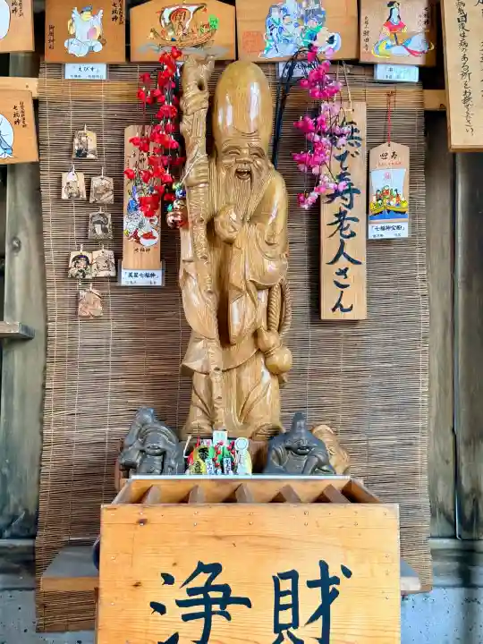 七重浜海津見神社の{uncategorized: "未分類", other: "その他", undefined: "問題あり", building: "その他建物", grave: "お墓", sacred_gate: "鳥居", guardian: "狛犬", statue: "像", buddha: "仏像", history: "歴史", nature: "自然", garden: "庭園", animal: "動物", pagoda: "塔", temizu: "手水舎", mountain_gate: "山門・神門", sanctuary: "本殿・本堂", subordinate: "末社・摂社", art: "芸術", scenery: "景色", jizo: "地蔵", ema: "絵馬", goshuin: "御朱印", omikuji: "おみくじ", items: "授与品その他", amulet: "お守り", goshuincho: "御朱印帳", eats: "食事", festival: "お祭り", votive_dance: "神楽", shichigosan: "七五三参", wedding: "結婚式", experience: "体験その他", initially: "初詣", around: "周辺", anti_infection: "感染症対策"}