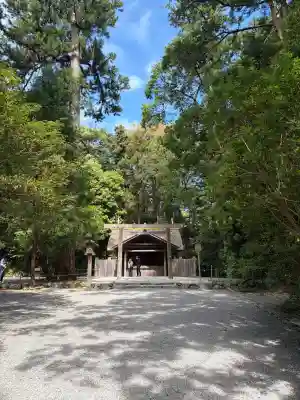 伊勢神宮外宮（豊受大神宮）の{uncategorized: "未分類", other: "その他", undefined: "問題あり", building: "その他建物", grave: "お墓", sacred_gate: "鳥居", guardian: "狛犬", statue: "像", buddha: "仏像", history: "歴史", nature: "自然", garden: "庭園", animal: "動物", pagoda: "塔", temizu: "手水舎", mountain_gate: "山門・神門", sanctuary: "本殿・本堂", subordinate: "末社・摂社", art: "芸術", scenery: "景色", jizo: "地蔵", ema: "絵馬", goshuin: "御朱印", omikuji: "おみくじ", items: "授与品その他", amulet: "お守り", goshuincho: "御朱印帳", eats: "食事", festival: "お祭り", votive_dance: "神楽", shichigosan: "七五三参", wedding: "結婚式", experience: "体験その他", initially: "初詣", around: "周辺", anti_infection: "感染症対策"}