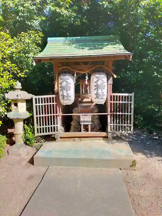 交野天神社の{uncategorized: "未分類", other: "その他", undefined: "問題あり", building: "その他建物", grave: "お墓", sacred_gate: "鳥居", guardian: "狛犬", statue: "像", buddha: "仏像", history: "歴史", nature: "自然", garden: "庭園", animal: "動物", pagoda: "塔", temizu: "手水舎", mountain_gate: "山門・神門", sanctuary: "本殿・本堂", subordinate: "末社・摂社", art: "芸術", scenery: "景色", jizo: "地蔵", ema: "絵馬", goshuin: "御朱印", omikuji: "おみくじ", items: "授与品その他", amulet: "お守り", goshuincho: "御朱印帳", eats: "食事", festival: "お祭り", votive_dance: "神楽", shichigosan: "七五三参", wedding: "結婚式", experience: "体験その他", initially: "初詣", around: "周辺", anti_infection: "感染症対策"}