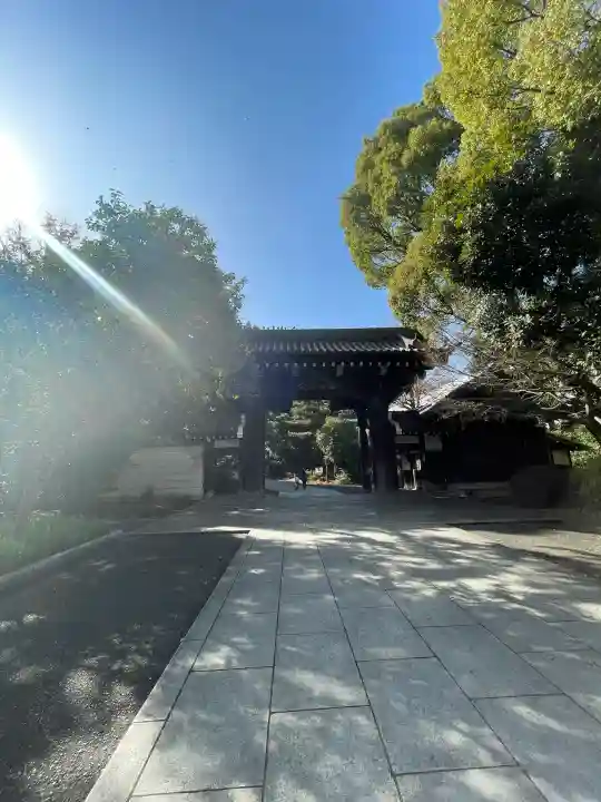 総持寺の{uncategorized: "未分類", other: "その他", undefined: "問題あり", building: "その他建物", grave: "お墓", sacred_gate: "鳥居", guardian: "狛犬", statue: "像", buddha: "仏像", history: "歴史", nature: "自然", garden: "庭園", animal: "動物", pagoda: "塔", temizu: "手水舎", mountain_gate: "山門・神門", sanctuary: "本殿・本堂", subordinate: "末社・摂社", art: "芸術", scenery: "景色", jizo: "地蔵", ema: "絵馬", goshuin: "御朱印", omikuji: "おみくじ", items: "授与品その他", amulet: "お守り", goshuincho: "御朱印帳", eats: "食事", festival: "お祭り", votive_dance: "神楽", shichigosan: "七五三参", wedding: "結婚式", experience: "体験その他", initially: "初詣", around: "周辺", anti_infection: "感染症対策"}