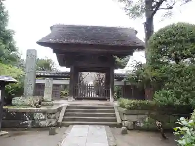 極楽寺（霊鷲山感應院極楽律寺）の山門・神門