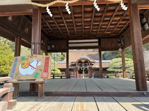 梅宮大社の{uncategorized: "未分類", other: "その他", undefined: "問題あり", building: "その他建物", grave: "お墓", sacred_gate: "鳥居", guardian: "狛犬", statue: "像", buddha: "仏像", history: "歴史", nature: "自然", garden: "庭園", animal: "動物", pagoda: "塔", temizu: "手水舎", mountain_gate: "山門・神門", sanctuary: "本殿・本堂", subordinate: "末社・摂社", art: "芸術", scenery: "景色", jizo: "地蔵", ema: "絵馬", goshuin: "御朱印", omikuji: "おみくじ", items: "授与品その他", amulet: "お守り", goshuincho: "御朱印帳", eats: "食事", festival: "お祭り", votive_dance: "神楽", shichigosan: "七五三参", wedding: "結婚式", experience: "体験その他", initially: "初詣", around: "周辺", anti_infection: "感染症対策"}