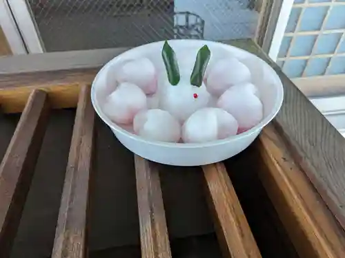 彌彦神社　(伊夜日子神社)の像