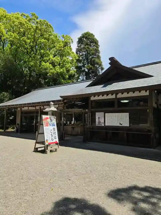 宮崎縣護國神社の{uncategorized: "未分類", other: "その他", undefined: "問題あり", building: "その他建物", grave: "お墓", sacred_gate: "鳥居", guardian: "狛犬", statue: "像", buddha: "仏像", history: "歴史", nature: "自然", garden: "庭園", animal: "動物", pagoda: "塔", temizu: "手水舎", mountain_gate: "山門・神門", sanctuary: "本殿・本堂", subordinate: "末社・摂社", art: "芸術", scenery: "景色", jizo: "地蔵", ema: "絵馬", goshuin: "御朱印", omikuji: "おみくじ", items: "授与品その他", amulet: "お守り", goshuincho: "御朱印帳", eats: "食事", festival: "お祭り", votive_dance: "神楽", shichigosan: "七五三参", wedding: "結婚式", experience: "体験その他", initially: "初詣", around: "周辺", anti_infection: "感染症対策"}