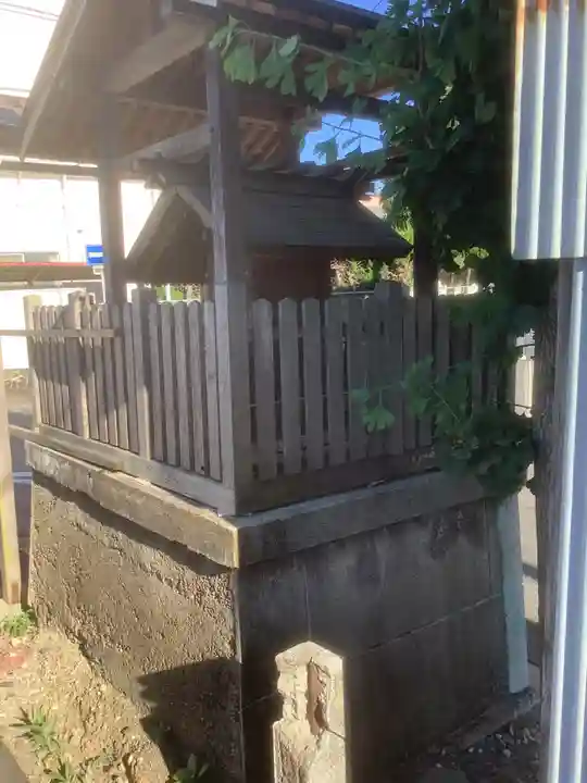 祠(屋根神様)(愛知県)