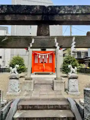 正一位原市場稲荷大明神の{uncategorized: "未分類", other: "その他", undefined: "問題あり", building: "その他建物", grave: "お墓", sacred_gate: "鳥居", guardian: "狛犬", statue: "像", buddha: "仏像", history: "歴史", nature: "自然", garden: "庭園", animal: "動物", pagoda: "塔", temizu: "手水舎", mountain_gate: "山門・神門", sanctuary: "本殿・本堂", subordinate: "末社・摂社", art: "芸術", scenery: "景色", jizo: "地蔵", ema: "絵馬", goshuin: "御朱印", omikuji: "おみくじ", items: "授与品その他", amulet: "お守り", goshuincho: "御朱印帳", eats: "食事", festival: "お祭り", votive_dance: "神楽", shichigosan: "七五三参", wedding: "結婚式", experience: "体験その他", initially: "初詣", around: "周辺", anti_infection: "感染症対策"}