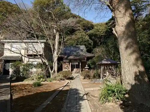 蛇苦止明神（蛇苦止堂）の{uncategorized: "未分類", other: "その他", undefined: "問題あり", building: "その他建物", grave: "お墓", sacred_gate: "鳥居", guardian: "狛犬", statue: "像", buddha: "仏像", history: "歴史", nature: "自然", garden: "庭園", animal: "動物", pagoda: "塔", temizu: "手水舎", mountain_gate: "山門・神門", sanctuary: "本殿・本堂", subordinate: "末社・摂社", art: "芸術", scenery: "景色", jizo: "地蔵", ema: "絵馬", goshuin: "御朱印", omikuji: "おみくじ", items: "授与品その他", amulet: "お守り", goshuincho: "御朱印帳", eats: "食事", festival: "お祭り", votive_dance: "神楽", shichigosan: "七五三参", wedding: "結婚式", experience: "体験その他", initially: "初詣", around: "周辺", anti_infection: "感染症対策"}