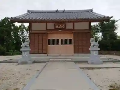 白山社の本殿・本堂