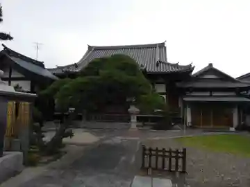 長伝寺の本殿・本堂