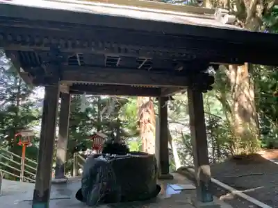 新倉富士浅間神社の手水舎