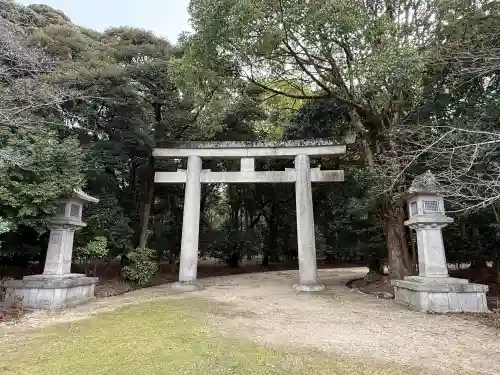 奈良縣護國神社の{uncategorized: "未分類", other: "その他", undefined: "問題あり", building: "その他建物", grave: "お墓", sacred_gate: "鳥居", guardian: "狛犬", statue: "像", buddha: "仏像", history: "歴史", nature: "自然", garden: "庭園", animal: "動物", pagoda: "塔", temizu: "手水舎", mountain_gate: "山門・神門", sanctuary: "本殿・本堂", subordinate: "末社・摂社", art: "芸術", scenery: "景色", jizo: "地蔵", ema: "絵馬", goshuin: "御朱印", omikuji: "おみくじ", items: "授与品その他", amulet: "お守り", goshuincho: "御朱印帳", eats: "食事", festival: "お祭り", votive_dance: "神楽", shichigosan: "七五三参", wedding: "結婚式", experience: "体験その他", initially: "初詣", around: "周辺", anti_infection: "感染症対策"}