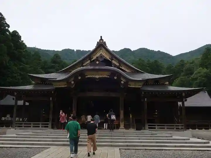 彌彦神社の本殿・本堂