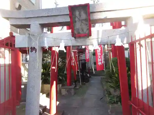 八名川稲荷神社の鳥居