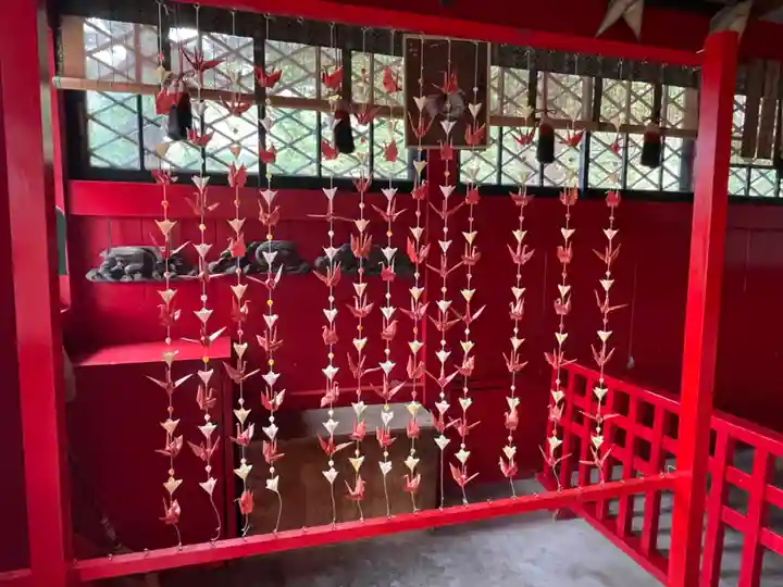 鶴若稲荷神社の芸術