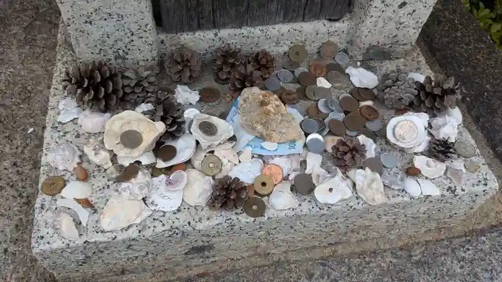 祠(約束の丘展望台)の本殿・本堂