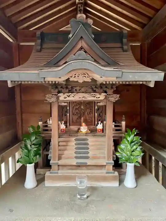 御園神社の{uncategorized: "未分類", other: "その他", undefined: "問題あり", building: "その他建物", grave: "お墓", sacred_gate: "鳥居", guardian: "狛犬", statue: "像", buddha: "仏像", history: "歴史", nature: "自然", garden: "庭園", animal: "動物", pagoda: "塔", temizu: "手水舎", mountain_gate: "山門・神門", sanctuary: "本殿・本堂", subordinate: "末社・摂社", art: "芸術", scenery: "景色", jizo: "地蔵", ema: "絵馬", goshuin: "御朱印", omikuji: "おみくじ", items: "授与品その他", amulet: "お守り", goshuincho: "御朱印帳", eats: "食事", festival: "お祭り", votive_dance: "神楽", shichigosan: "七五三参", wedding: "結婚式", experience: "体験その他", initially: "初詣", around: "周辺", anti_infection: "感染症対策"}