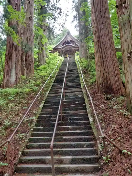 戸隠神社宝光社の{uncategorized: "未分類", other: "その他", undefined: "問題あり", building: "その他建物", grave: "お墓", sacred_gate: "鳥居", guardian: "狛犬", statue: "像", buddha: "仏像", history: "歴史", nature: "自然", garden: "庭園", animal: "動物", pagoda: "塔", temizu: "手水舎", mountain_gate: "山門・神門", sanctuary: "本殿・本堂", subordinate: "末社・摂社", art: "芸術", scenery: "景色", jizo: "地蔵", ema: "絵馬", goshuin: "御朱印", omikuji: "おみくじ", items: "授与品その他", amulet: "お守り", goshuincho: "御朱印帳", eats: "食事", festival: "お祭り", votive_dance: "神楽", shichigosan: "七五三参", wedding: "結婚式", experience: "体験その他", initially: "初詣", around: "周辺", anti_infection: "感染症対策"}