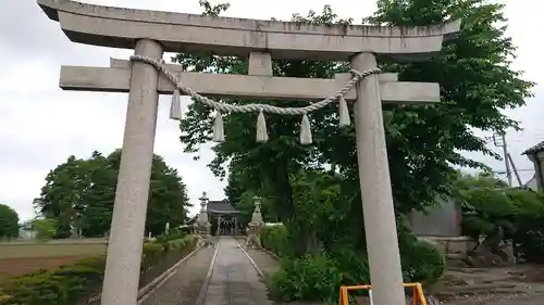 諏訪神社の鳥居