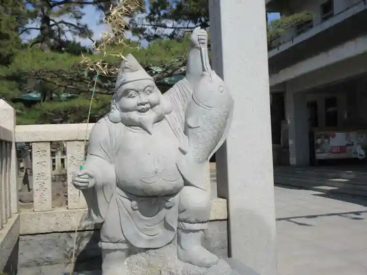 岩屋神社の像